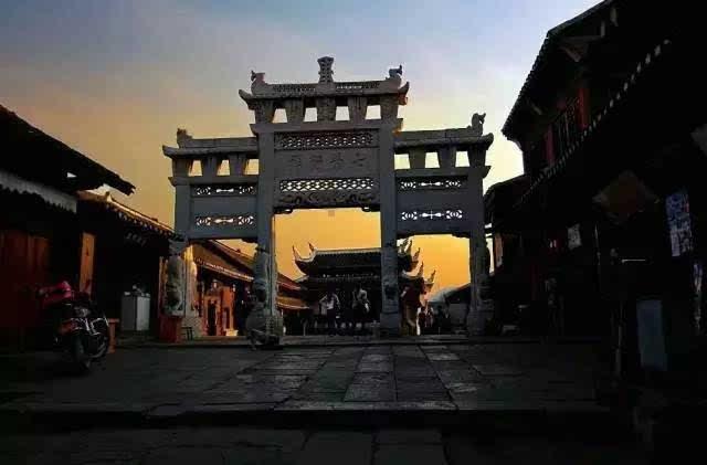 大型情景剧《汉水印象》文艺汇演举行